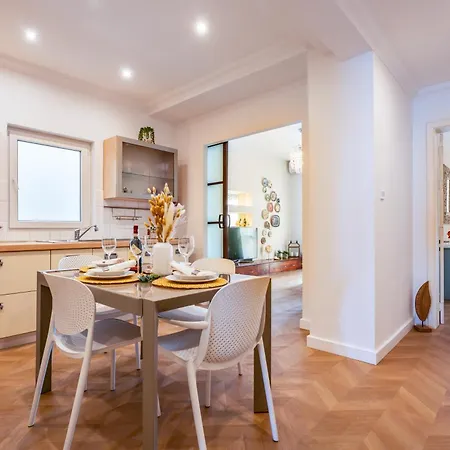 Prime Location 3br With Stunning View By Arcobnb