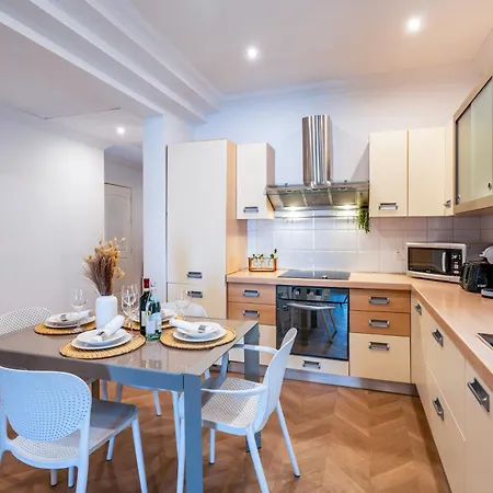 Prime Location 3br With Stunning View By Arcobnb