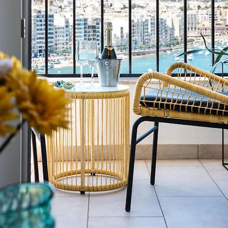 Prime Location 3br With Stunning View By Arcobnb